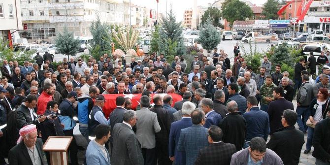 Halı Sahada Kalp Krizi Geçiren Kişi Hayatını Kaybetti