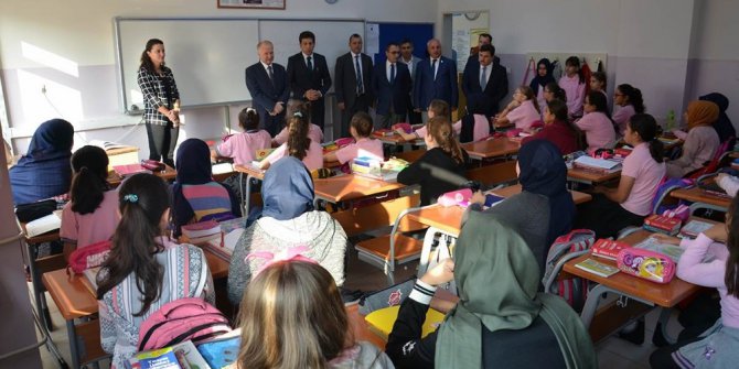 Vali Ceylan İmam Hatip Okulunda İncelemelerde bulundu