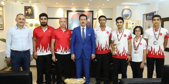 İlkadım madalyaya doymuyor