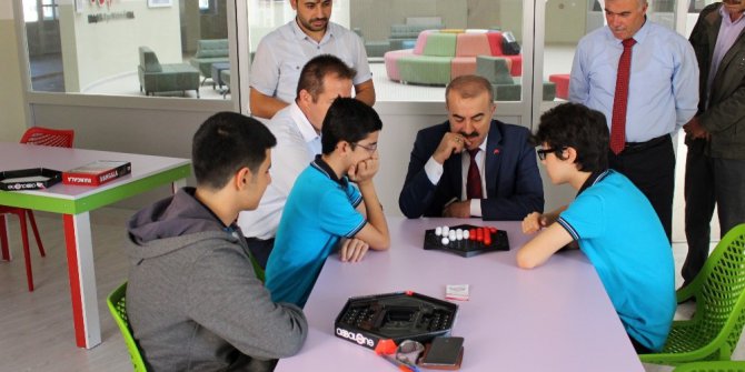 Milli Eğitim Müdürü Demir, Recep Tayyip Erdoğan İmam Hatip Lisesi’ni ziyaret etti