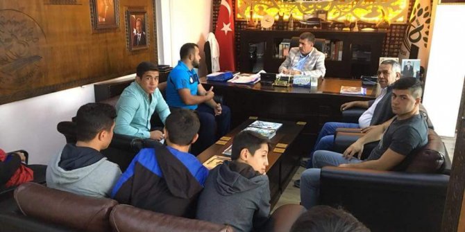 Yıldız güreşçiler Başkan Cankul’u ziyaret etti