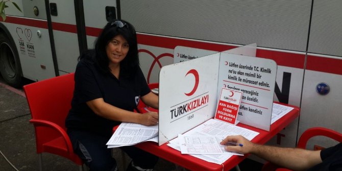 Kızılay’a anlamlı kan bağışı