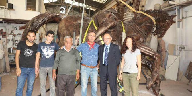 Gördesli Makbule heykeli tamamlanmak üzere