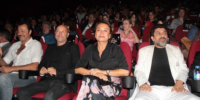 ‘Nadide Hayat’ Oyuncuları Seyirci İle Buluştu