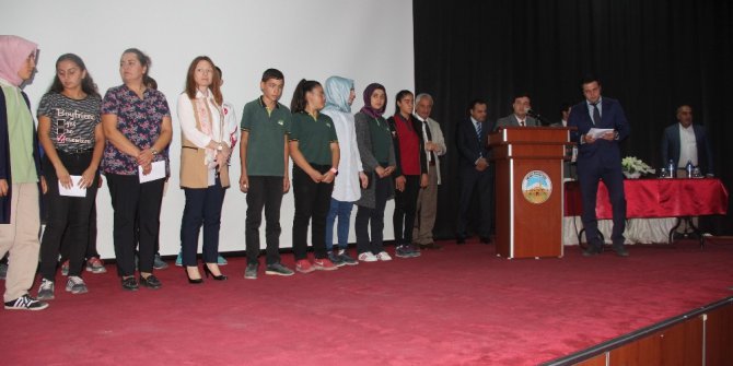 İncesu Belediye Başkanı Zekeriya Karayol Genç Sporcuları Ödüllendirdi