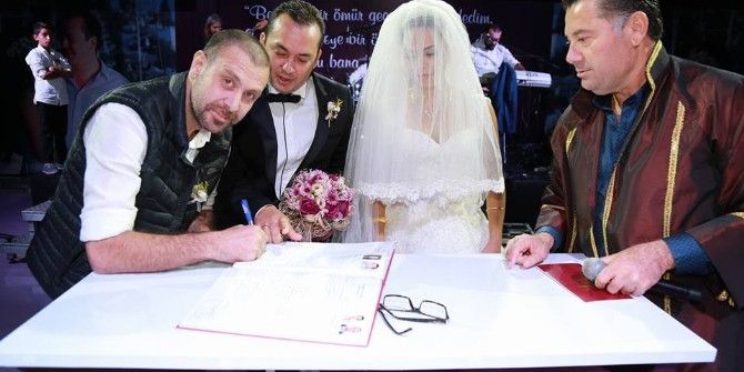 Nejat İşler Bodrum’da Nikah Şahitliği Yaptı
