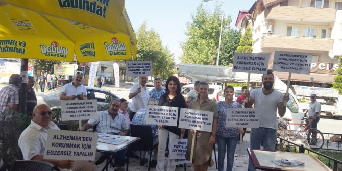 Halk Sağlığı Müdürlüğü personeli ‘Alzheimer Gününü’ unutmadı