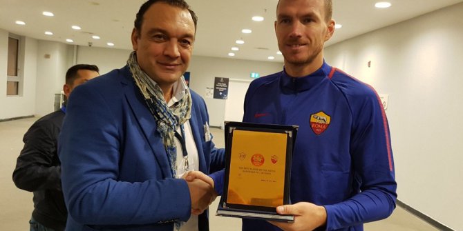 İtalya-Azerbaycan Dostluk ve İşbirliği Derneği’nden Karabağ - Roma maçında ödül