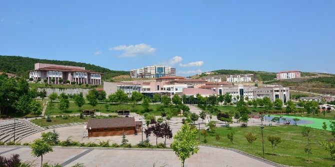 Düzce Üniversitesi 30’e Yakın Öğrencisi İle Yeni Döneme Başlıyor