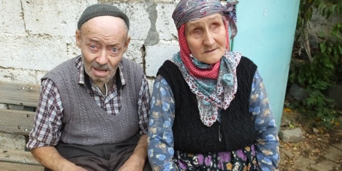 Burhaniye’de görme engelli çift, doktor ve özürlüler için korkuluk istedi