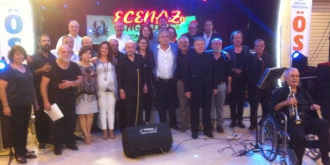 50 yıl sonra bir araya gelerek konser verdiler