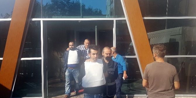 Kiracısını Öldüren Ev Sahibi Adliyeye Çıkarıldı