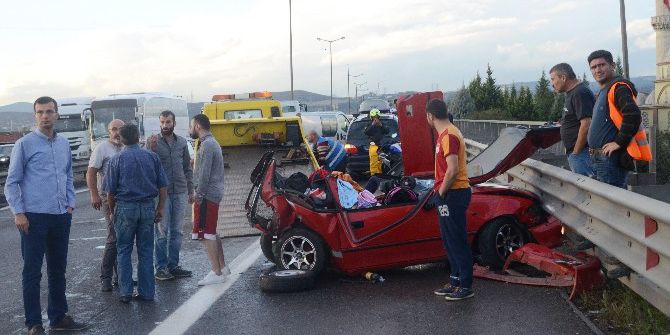 Yarış Yapan Sürücünün Çarptığı Otomobilden İnanılmaz Kurtuluş