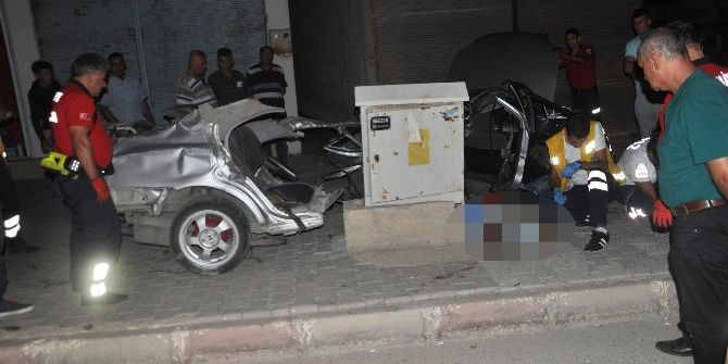 Ağaçlara Çarpar Otomobil İkiye Ayrıldı, Sürücü Hayatını Kaybetti