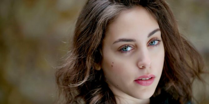 Öykü Karayel Kimdir?