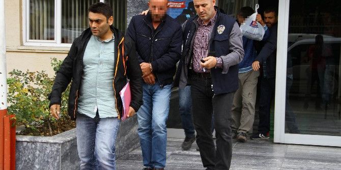 Otomobilden Hırsızlık Zanlıları Yakalandı