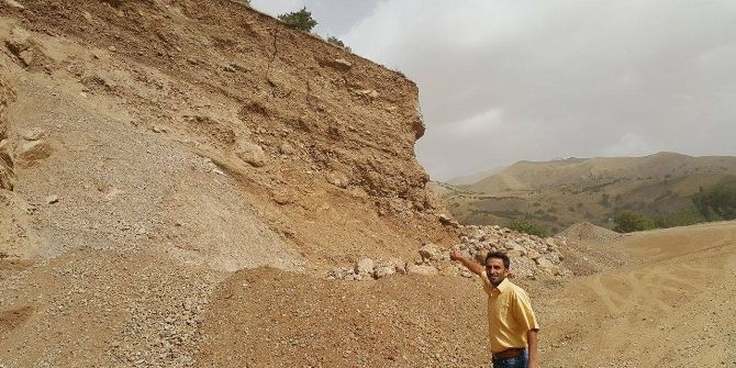 Askıda Kalan Kayalar Tehlike Saçıyor