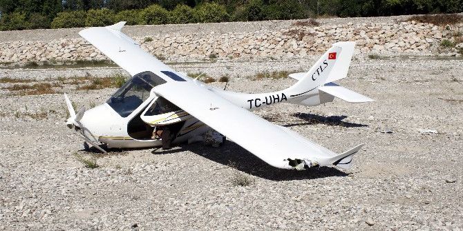 Antalya’da Ultralight Tipi Uçak Zorunlu İniş Yaptı