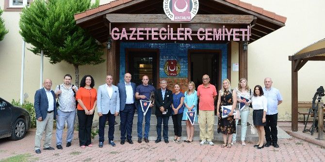 Rus Gazetecilerden Agc’ye Ziyaret