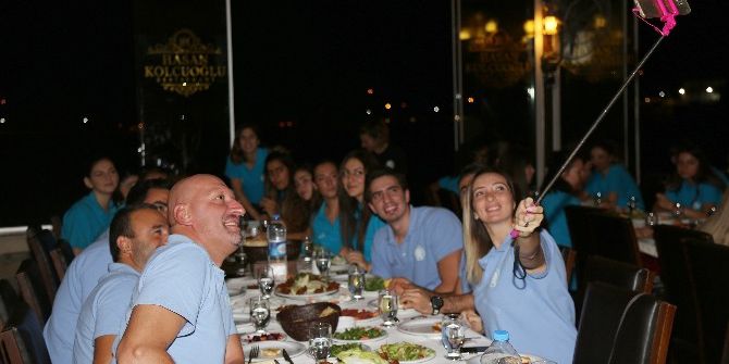 Potanın Kızları Moral Depoladı