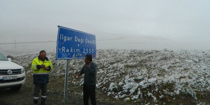 Posof’a Mevsimin İlk Karı Yağdı