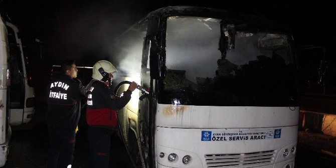 Nazilli’de Servis Aracı Alev Alev Yandı