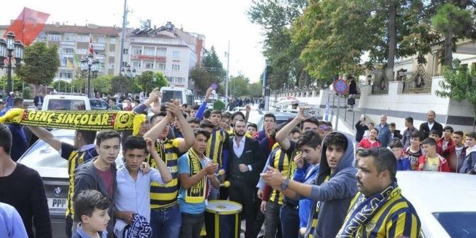 Ankaragücü’ne Taraftarlar Tarafından Sürpriz Karşılama