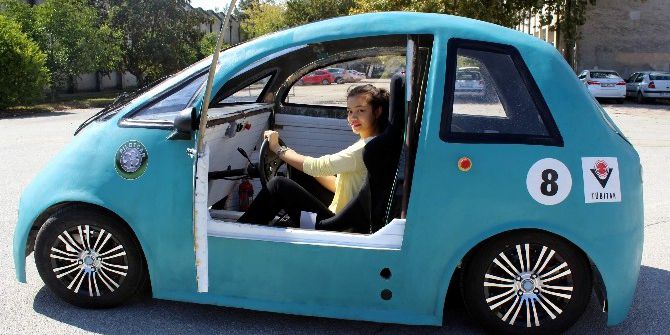 Üniversiteli Harika Çocuklar Elektrikli Otomobil Üretti