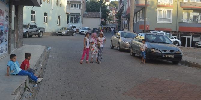 Mahallesi Sakinleri ‘Kasis’ İstiyor