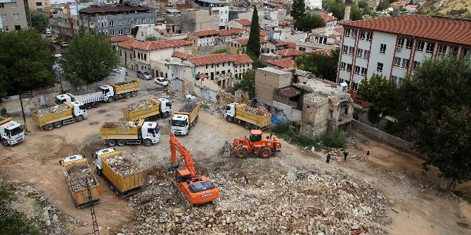 Fadıloğlu Yıkım Çalışmaları Yerinde İnceledi