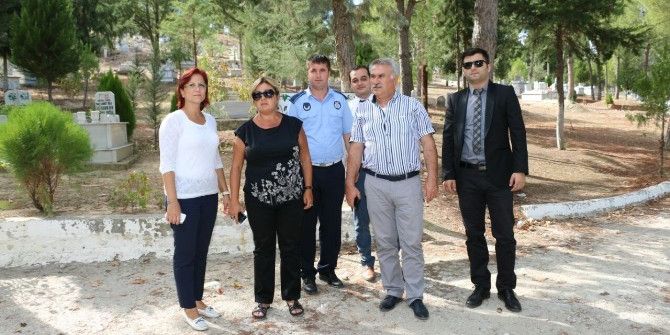 Selendi Mezarlıklarında İnceleme