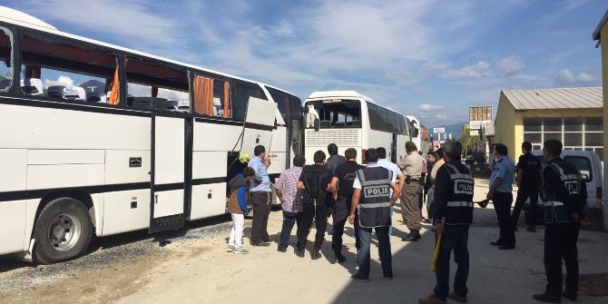 Sakaryaspor Ve Eskişehirspor Taraftarı Birbirine Girdi: 7 Yaralı