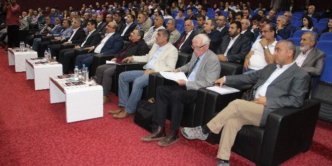 Elazığ’da ‘Eskinin İzinde Yukarı Fırat Havzası Paneli’ Düzenlendi