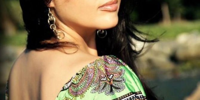 Nigar Ekinci “Rezil Ederim” Türküsüne Klip Çekti