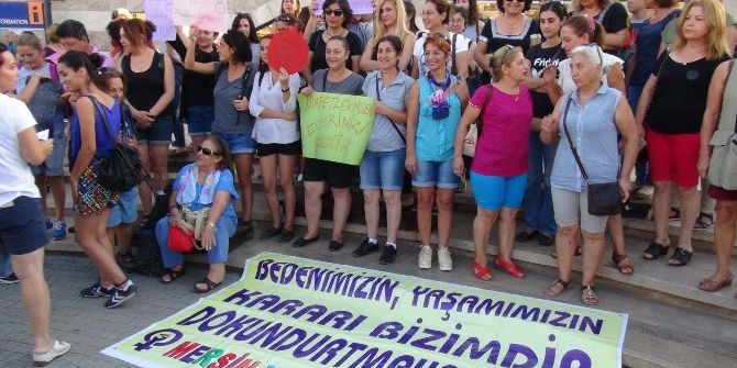 Mersin’de Şortlu Protesto