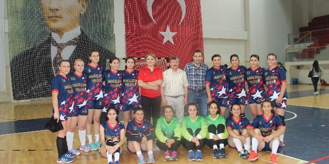 Yalova Gençlik Hizmetleri Spor Kulübü Final Biletini Kaptı