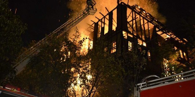 Safranbolu’da 150 Yıllık 3 Katlı Tarihi Konak Alevlere Teslim Oldu