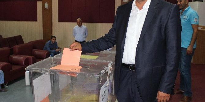 Veteriner Hekimler Odası Başkanı Orhan Öztürk Oldu