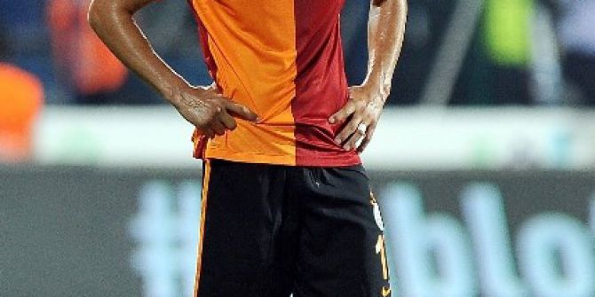 Burak Yılmaz Çinli Taraftarları Üzdü