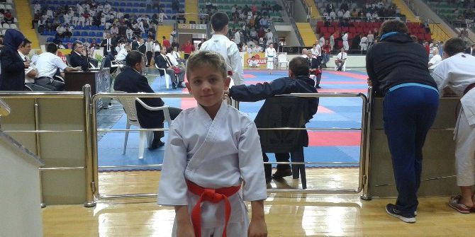 Foçalı Minik Karateci Uluslararası Arenadan Altın Çıkardı