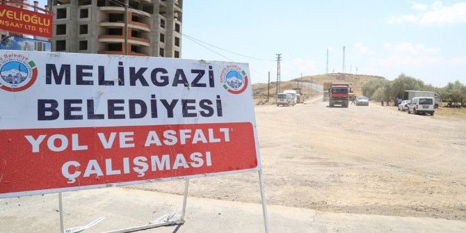 Yol Yapım Çalışmaları İçin İlk Etapta 70 Bin Ton Asfalt Mıcırı Temel Malzemesi