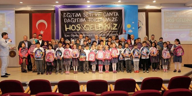 Kağıthane Belediyesi’nden Binlerce Öğrenciye Kırtasiye Yardımı