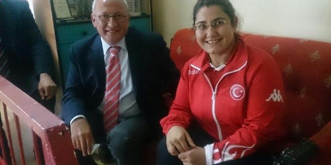 Çakırözer Madalyalı Judocuyu Ziyaret Etti