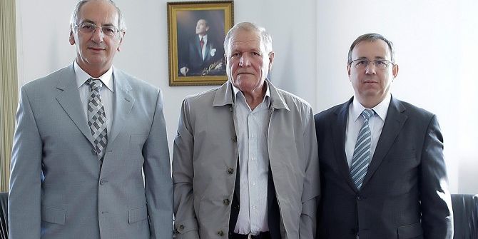 72 Yaşındaki Üniversiteli Şevki Kılıç, İlk Dersine Bastonuyla Geldi