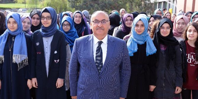 Şehit Erol Olçok Kız Anadolu İmam Lisesinde İlk Bayrak Töreni Yapıldı