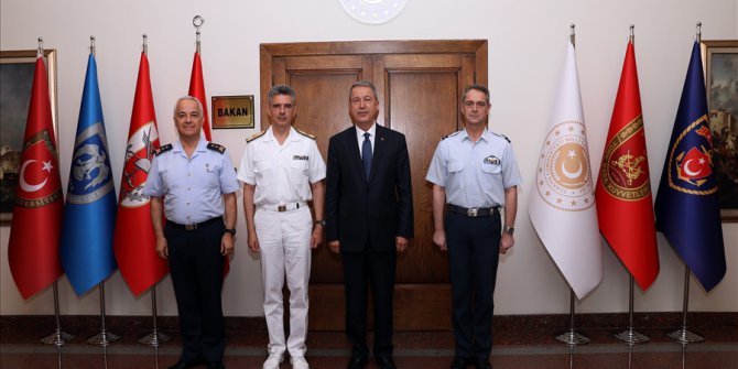 Bakan Akar Yunanistan Heyet Başkanı İle Bir Araya Geldi