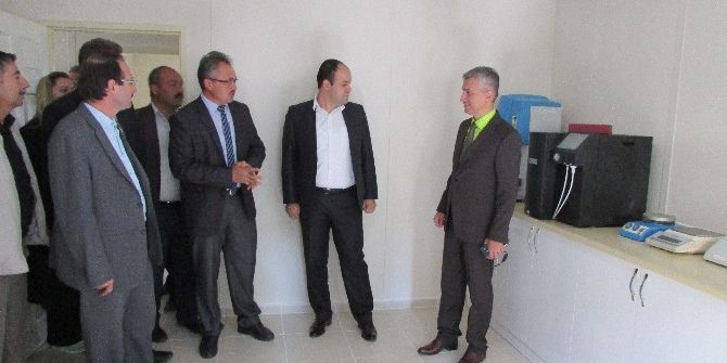Sandıklı’da Toprak Tahlil Laboratuvarı Açıldı