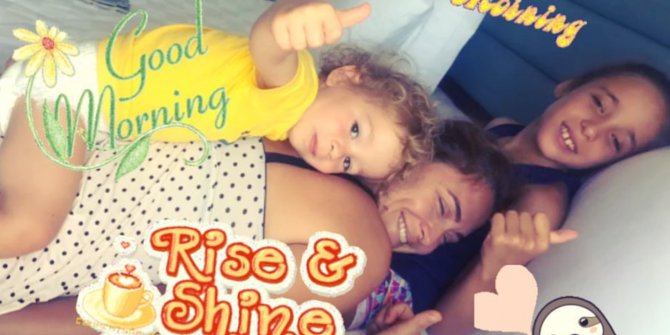 Ceyda Düvenci’den Mutluluk Fotoğrafı