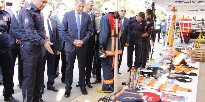 Elazığ’da İtfaiye Araç Ve Gereçleri Sergilendi