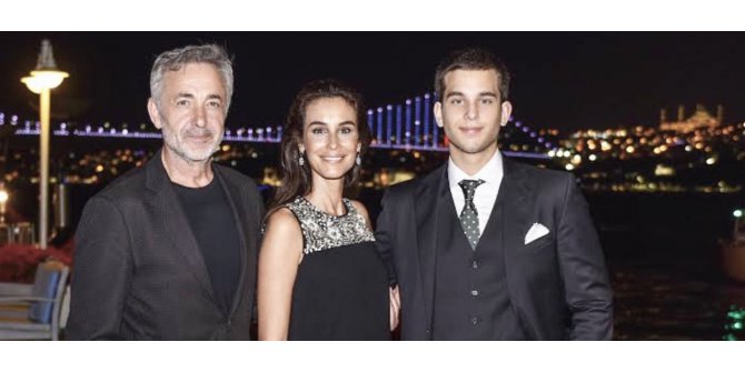 Onan Ailesinin Mezuniyet Gecesi